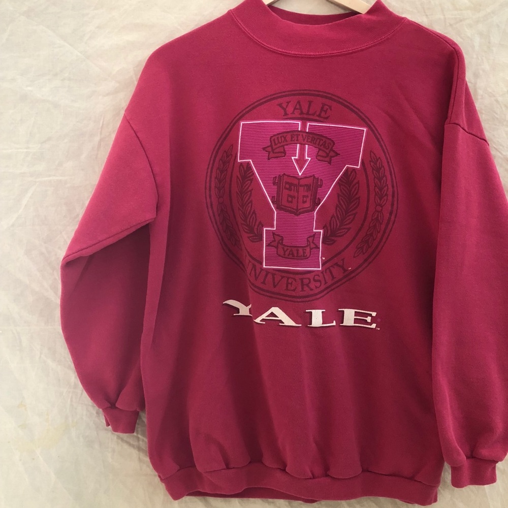 Yale sweatshirt size one size fits most M/L